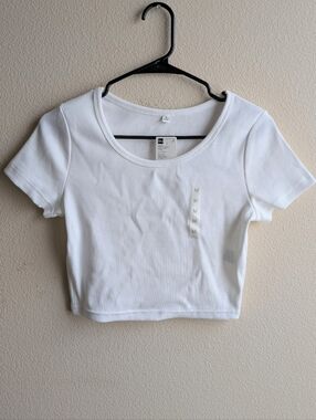Uniqlo GU White Ribbed Cropped T-Shirt - NWT